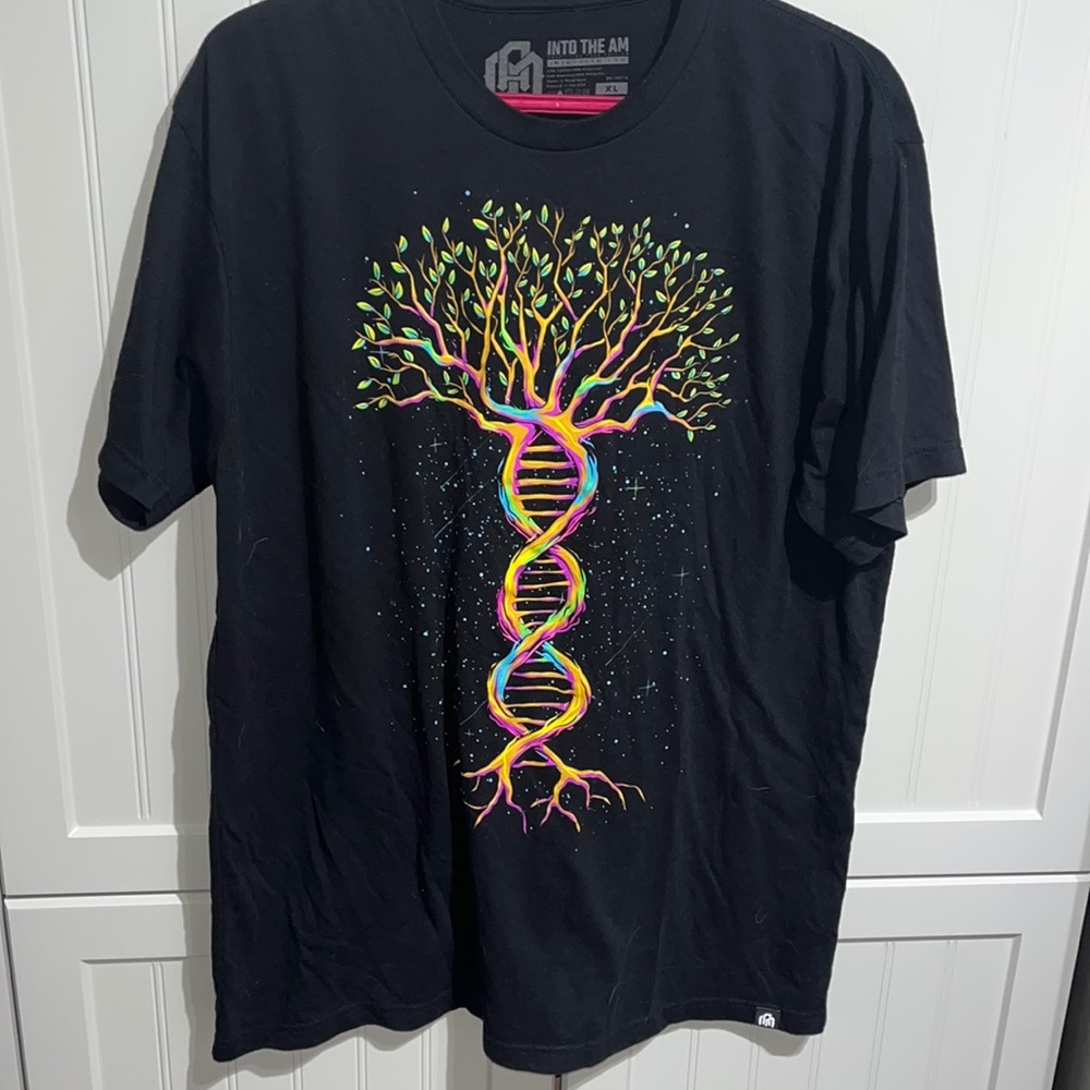 excellent condition tee shirt